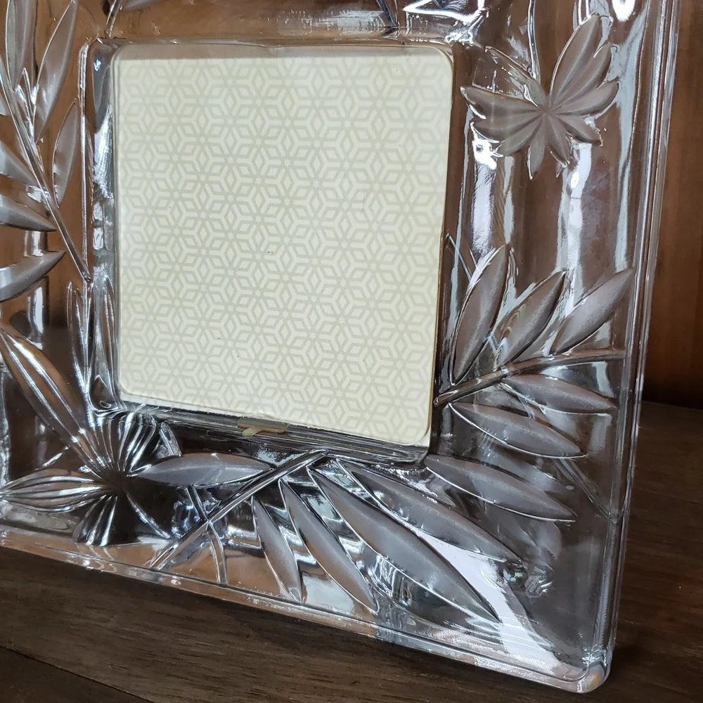 Home Beautiful Botanical Etched Glass Picture Frame